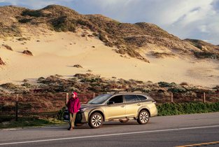 Samochód SUV na drodze