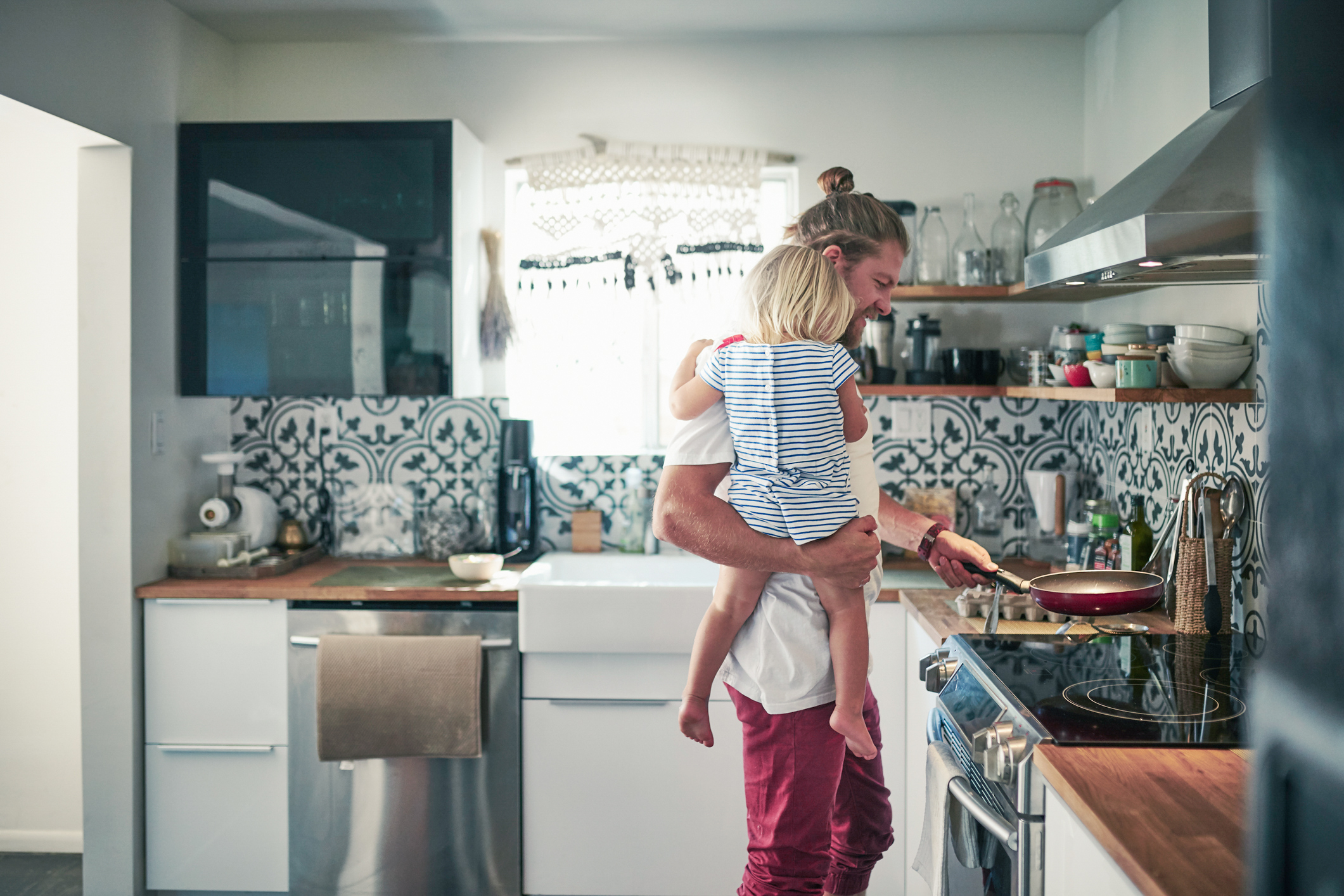 Tata i dziecko w kuchni 